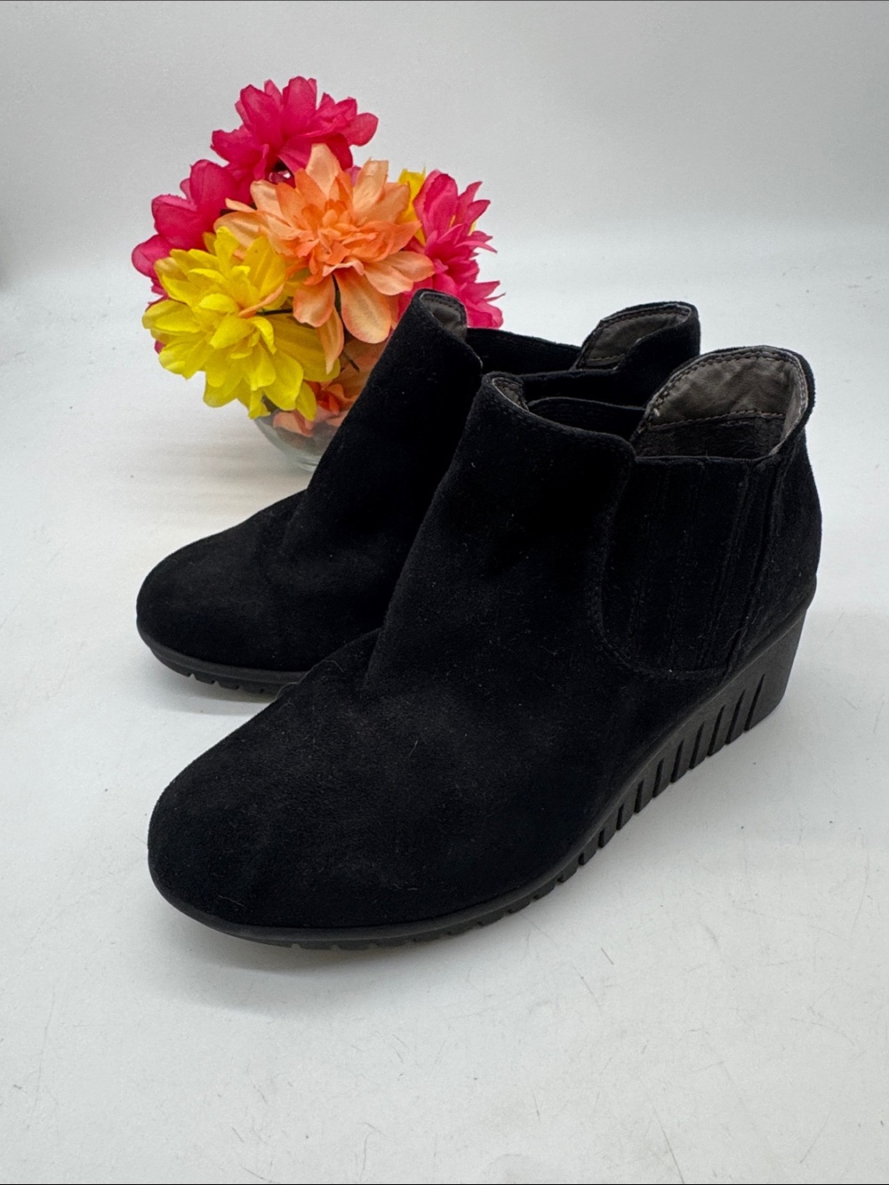 EuroSoft Women's Black Suede Wedge Ankle Boot Size 7